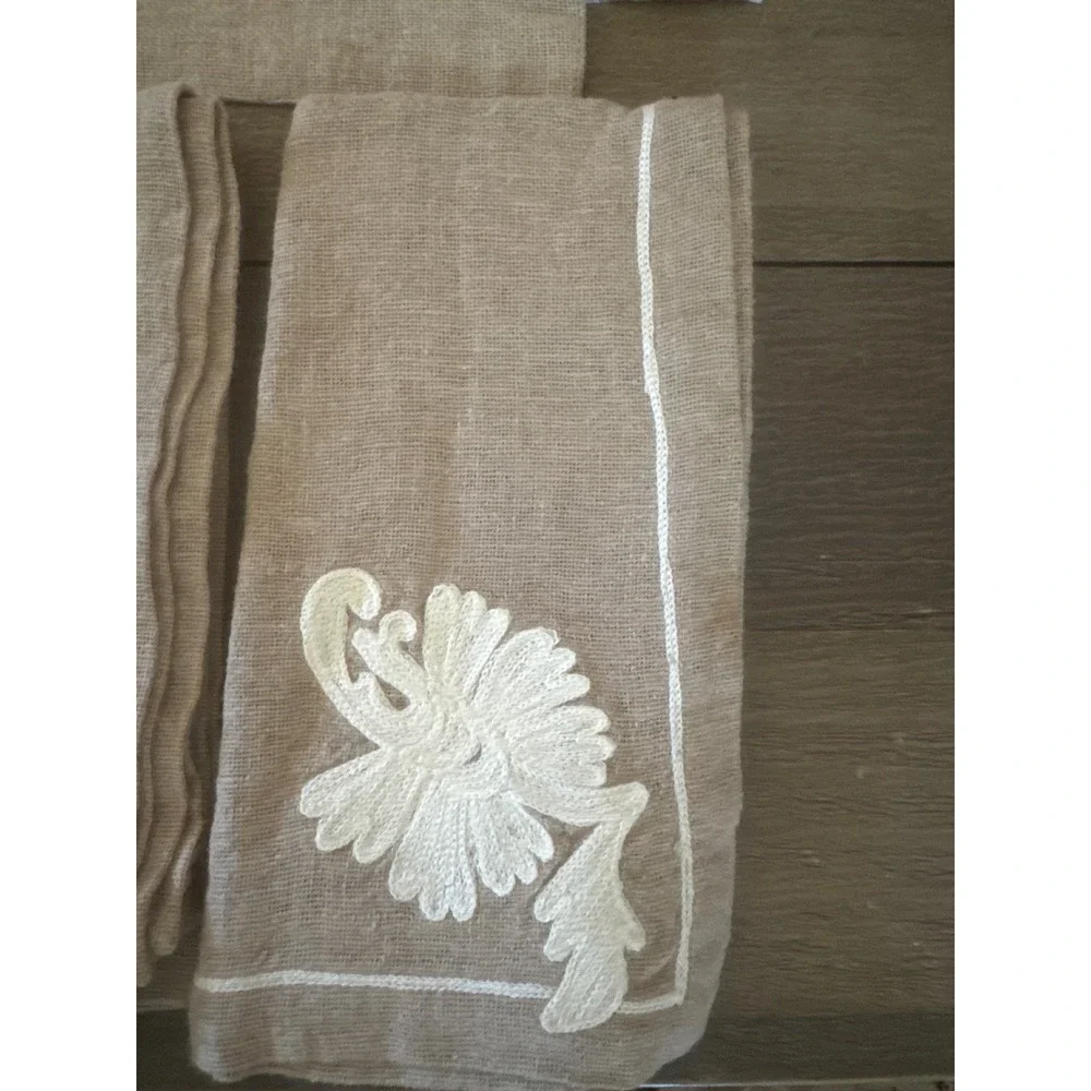 Williams Sonoma Embroidered Linen Cotton Placemats 2 Napkins 4 Set Oatmeal White